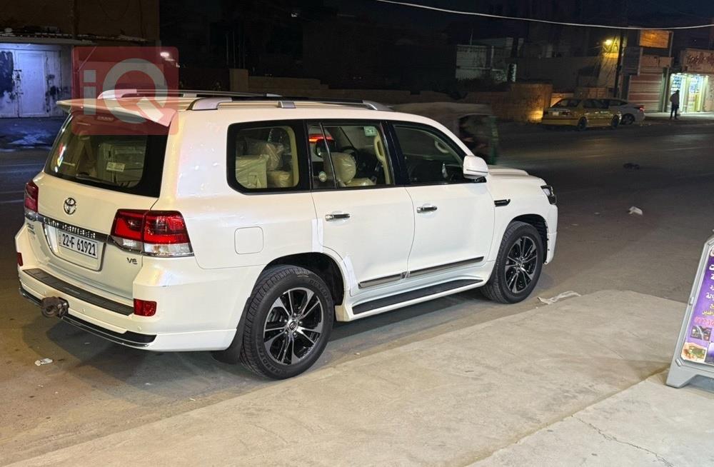 تويوتا لاندكروزر